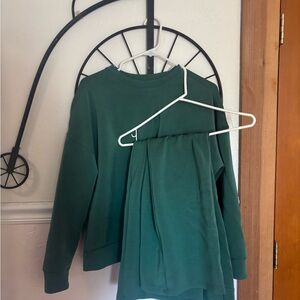 Cozy Forest Green Sweatshirt and Pants Set